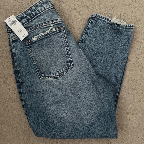 Abercrombie High Rise Mom Jeans - Picture 2 of 2